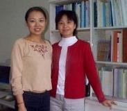 大陸交換生陳麗麗（右）與柳潔，愛上本校的活潑氣習。（記者張佳萱攝）