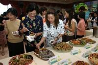 教職員佳節同歡 大啖美食