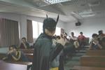 化身蝙蝠俠　盧憲孚無處不在