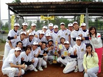 25 grad students of TKU MBA Program, beat 15 other teams to win this year’s Championship of the National MBA Cup, with their undivided determination.