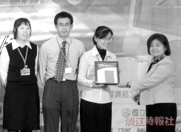 資管系創意百分百 社交高手 天文觀星系統 投下科技震撼彈