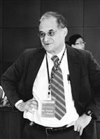 美國新聞及世界報導雜誌社主任Robert Morse認為，大學排名開啟大學間競爭的風氣。