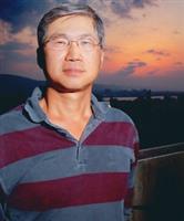 張正良認為太陽能在日常生活中非常容易取得，應該要好好使用，發展太陽能屋，讓資源再利用。（圖�陳振堂攝）