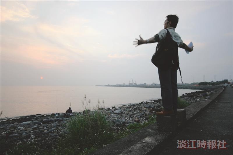 春遊，見識不一樣的淡水--漁人碼頭旁的長堤