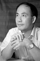 ↑資訊系教授施國琛，同時為本校資訊系校友，他深耕於多媒體與遠距教學的研究，其學術成果享譽國際，常受邀世界各地研討會演講，將淡江的名聲，也帶往世界。（黃士航攝影）