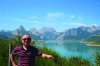 陳銘師從事外交工作，足跡踏遍中南美及歐洲，藉著旅遊學習風土民情，瞭解新環境，並建立人脈，為外交工作加分。（圖�陳銘師提供）