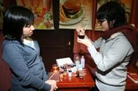 發現飲料的真相，同學好怕！