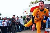 兄弟球員蒞校同樂 象迷爭睹