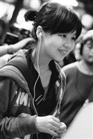 新銳導演陳慧翎獲2008三金鐘後，邀約不斷，現正趕拍鹿港天后宮紀錄片。（圖�黃士航）