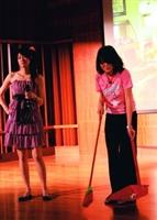 傳媒兵演灰姑娘劇碼　行銷水指甲