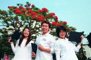 With the affirmation of TKU’s winning of the NQ Award, all graduates will stride bravely forward in their new life journey.