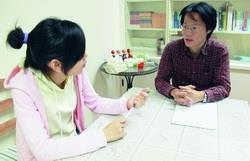 專業心理師李予澄詳細解答學生的職涯相關問題。（攝影�劉瀚之）