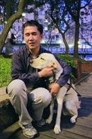新導盲犬Effem接替成為張國瑞的導盲犬，個性愛撒嬌。（攝影�吳佳玲）