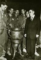 民國50年代，本校參加全國青年盃及全省大專籃賽，所向披靡，獲得高及半身的冠軍獎盃。
