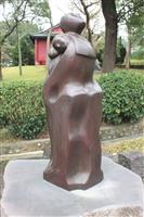 雕塑作品「溫馨」