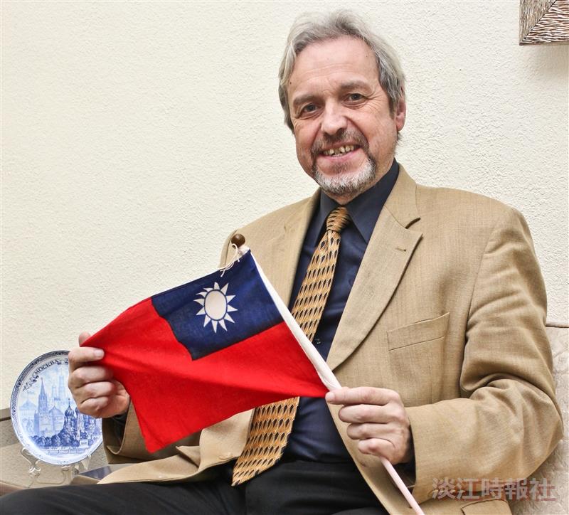歐研所教授馬良文  特殊貢獻獲永久居留證