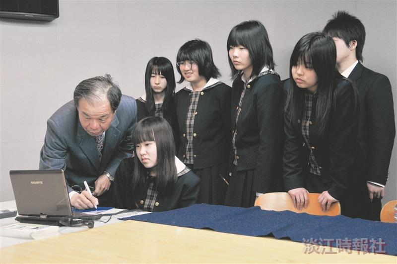台日書法交流  e筆神技  讚嘆聲不斷