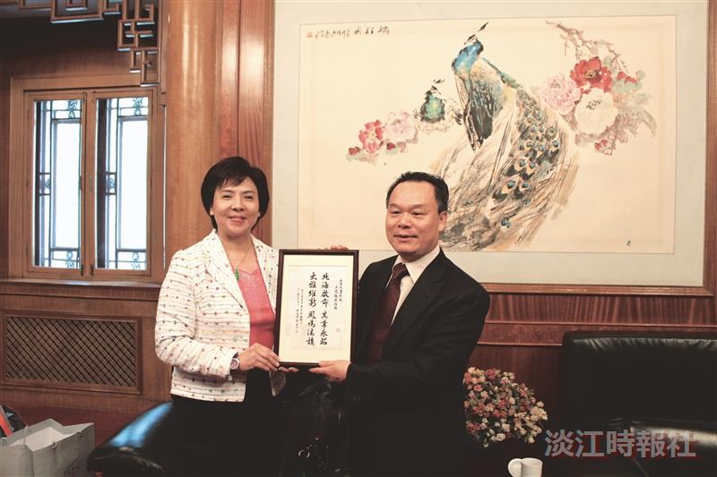 張校長訪北大等3校  促交流合作