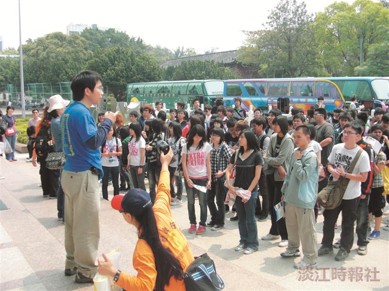 林園高中師生來校　學長姐親切談校園點滴