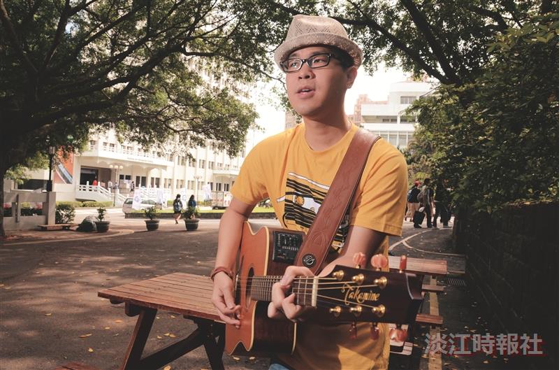 感恩淡江栽培 畢業生踹共--我的大學生活棒透了！