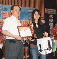 本校財金四曾莛雅，二度在全國MOS大賽中奪冠。（圖／職涯輔導組提供