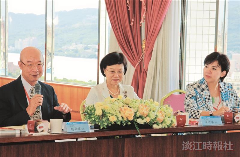 監察院委員趙榮耀（左一）、尹祚芊（左二）在教育部高教司司長何卓飛（右圖）陪同下蒞校，為「國際化及少子化教育措施」作現況訪查。（攝影／陳芝嫻）
