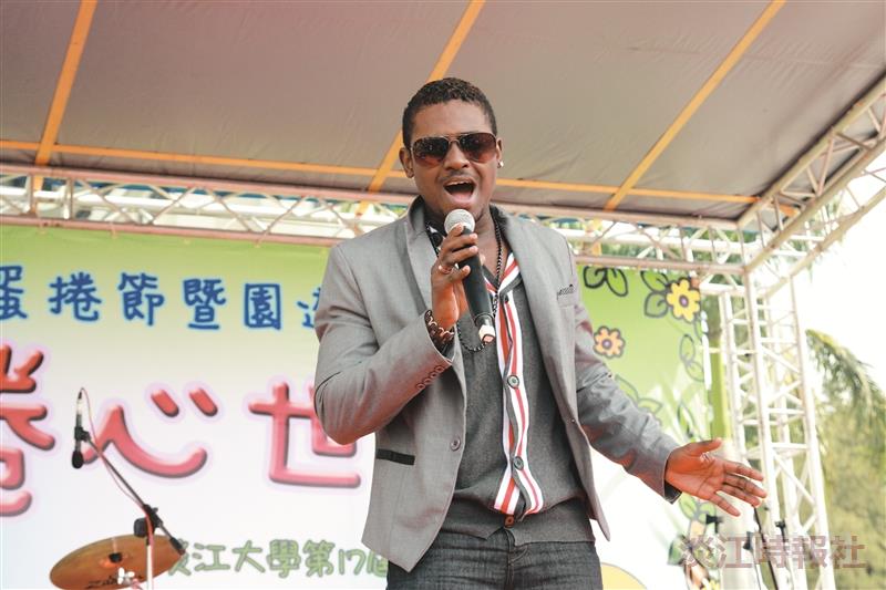 國企三克羅德全心投入表演之中。    （攝影／梁琮閔）