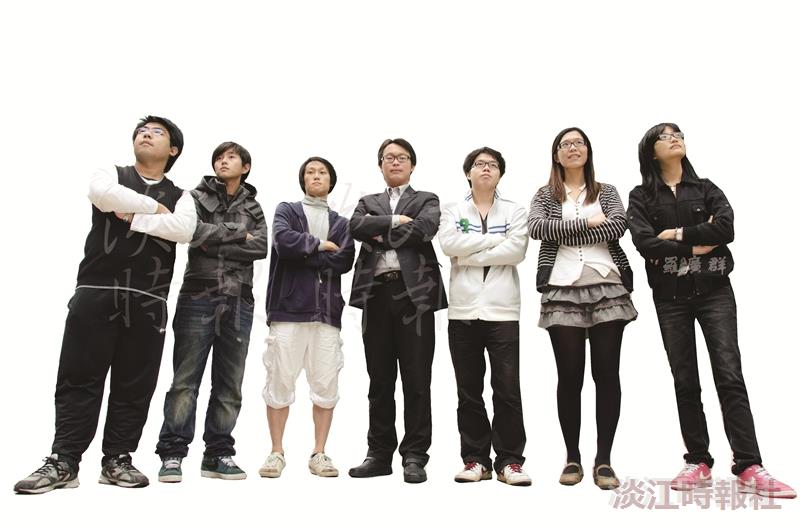 圖為本校其中7位100學年度優秀青年，分別為曹凱嵐、葉星志、高鼎鈞、邱崇宇、林建宏、古筱筠、崔婷茹（由左至右）。（攝影／羅廣群）
