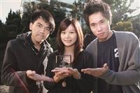 (左)溫皓凱、(中)鄭乃琦、(右)洪志富，獲公民新聞獎。（攝影／梁琮閔）