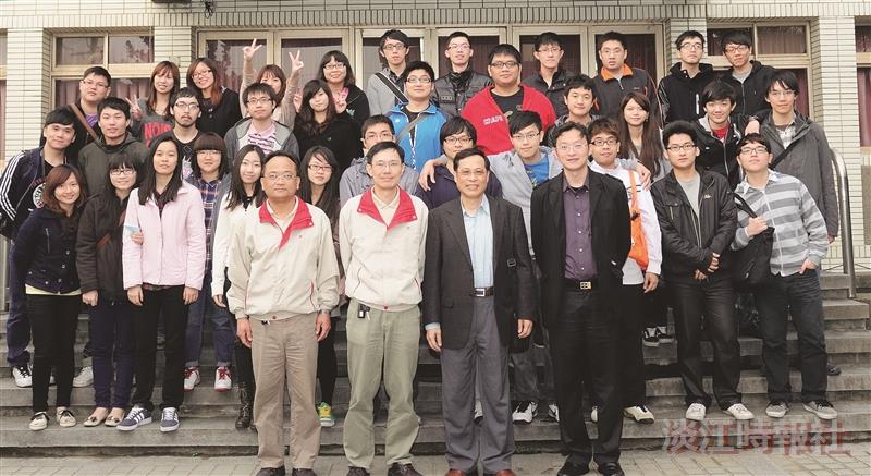 化材系師生參訪永豐餘造紙公司（攝影／鄧翔）