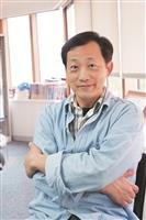 熱愛遊戲的張厥猷認為遊戲是可以增進親子互動，他的人生也如同遊戲一樣，在不同的情境中，扮演好屬於自己的角色。（攝影／李鎮亞）