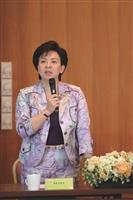 日前舉辦「100年度教學計畫執行成果發表會」，由校長張家宜擔任主持人，並進行開幕致詞，會後鼓勵教學單位須朝更長期的規劃邁進。