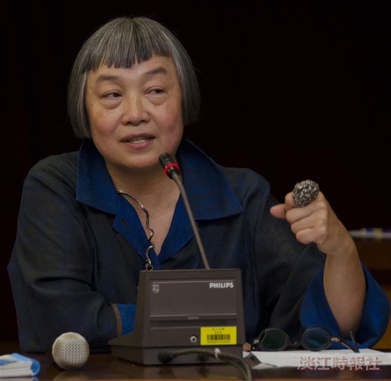 外語學院來演講洪麗芬
