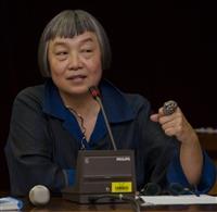 外語學院來演講洪麗芬