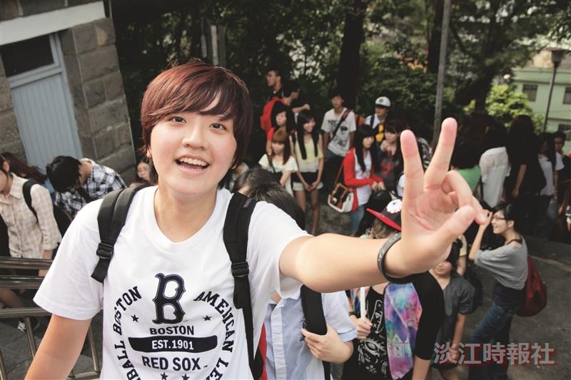 新生首登克難坡 在階梯上揮汗成長