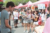 漾，Young青春」博覽會登場 海報街 蛋捲廣場 社團擺攤吸人氣