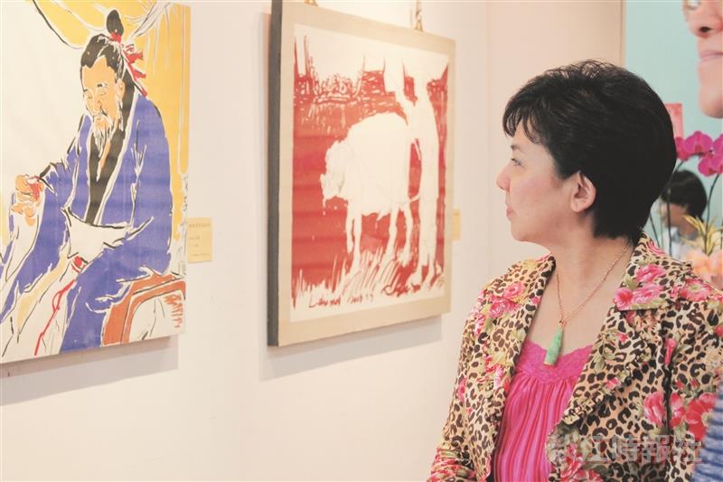 張校長讚產學合作模範 e筆藝術展吸睛 繪畫賽拿獎金