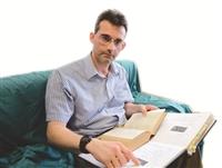 學術研究團隊專題報導─跨文化研究專家徐鵬飛穿梭古今有成
