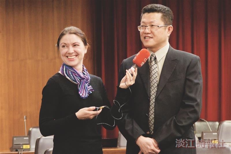 俄文系國際論壇 獲索忍尼辛俄僑基金會贈書3百冊