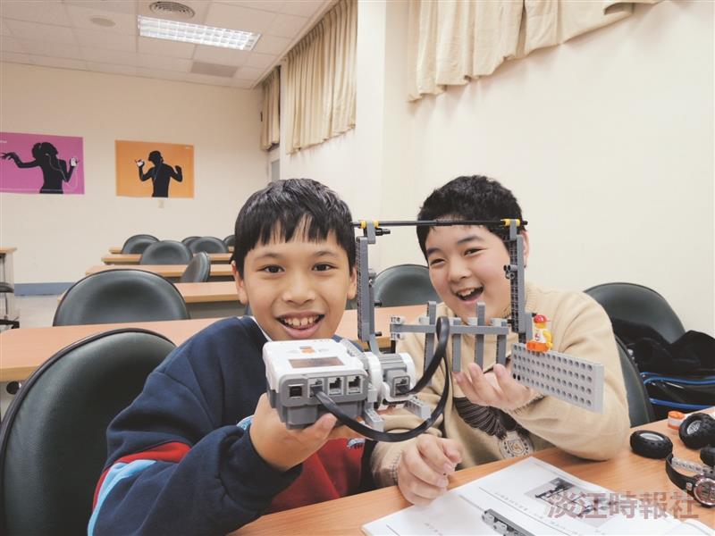 Fun寒假 小小機器人營 小學生設計機器人 大開眼界