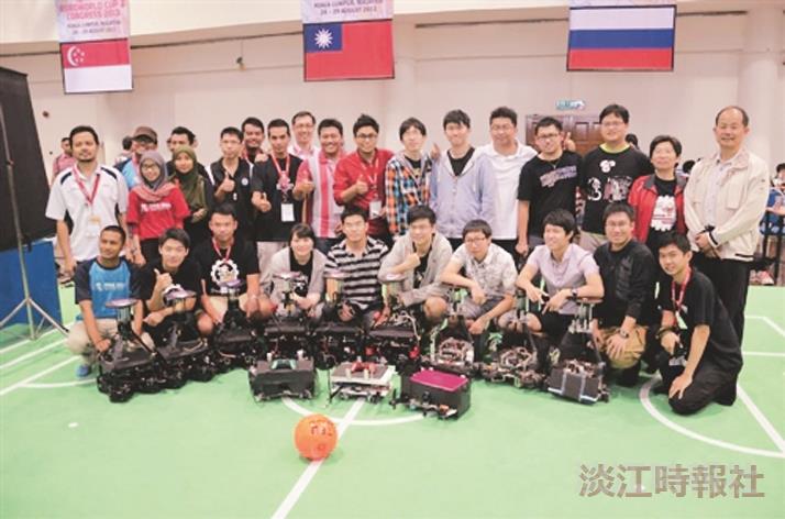 FIRA大賽 本校機器人團隊抱3金1銀1銅