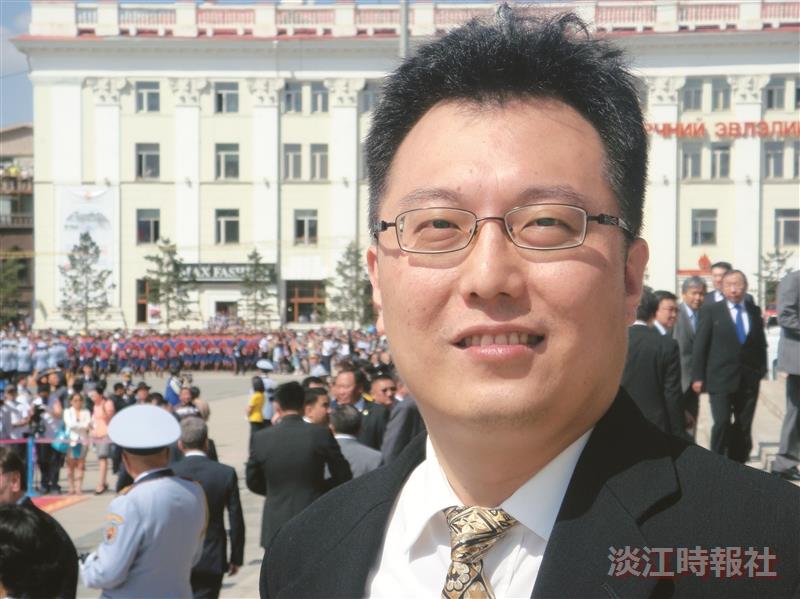 【102學年度新任二級主管專訪】全球政治經濟學系 系主任包正豪
