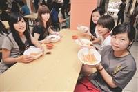 愈環保愈便宜 帶碗公用餐
