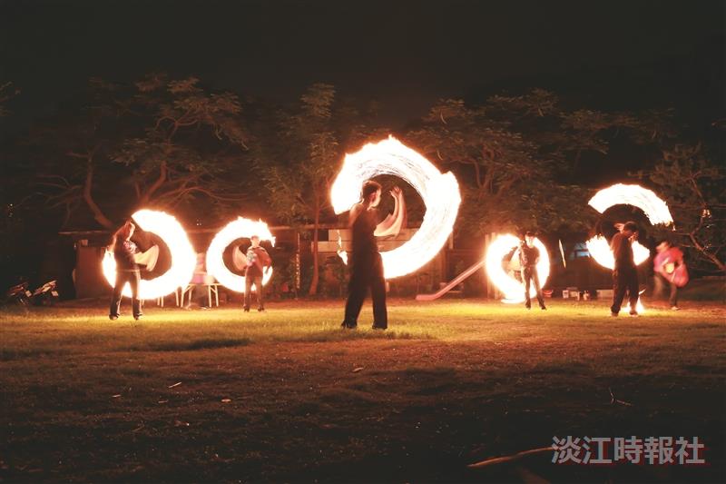 彰金花夜烤 火舞現