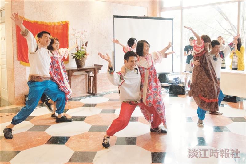 俄文系20年俄式文化引校園