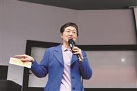 趙揚清授金融概況 演講座無虛席
