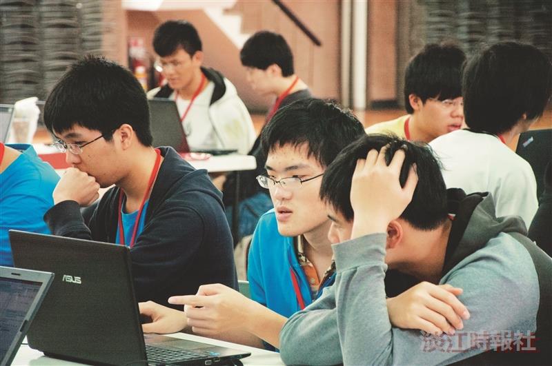 資管黑客松30小時寫程式None隊得3萬