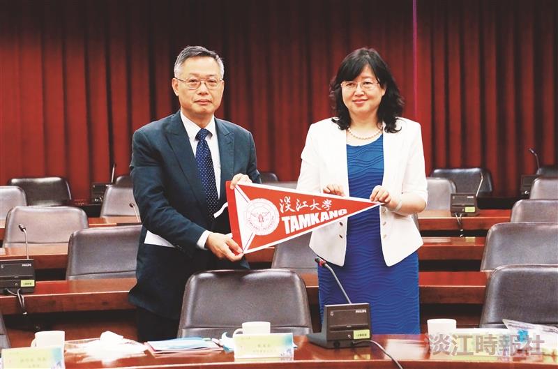 Jilin University Visits TKU