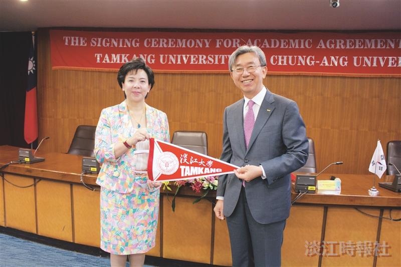 本校與韓中央大學締結姊妹校