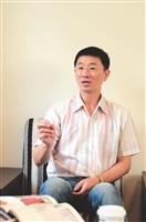 特優導師曲冠勇 同理體貼 樂觀伴學